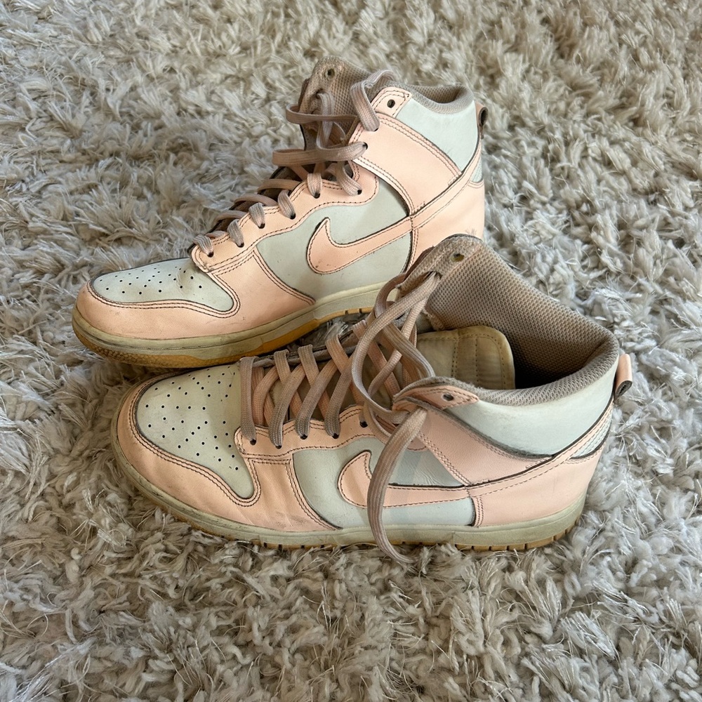 Nike High-Top Sneakers in Light Pink and White